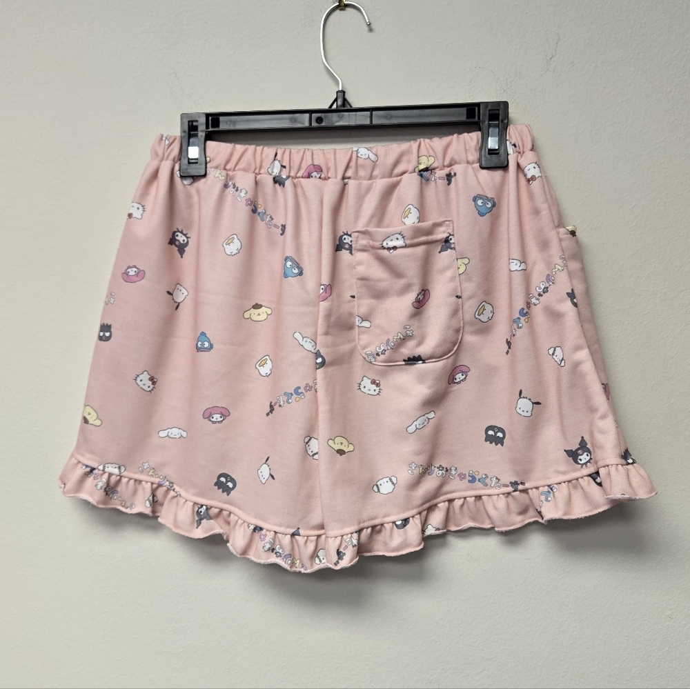 Sanrio Character Ruffle Trim Shorts Pink L - Picture 2 of 7